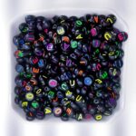 Miçanga Alfabeto Letra Arredondado Preto 4x7mm- 50G - Imagem 2