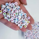 Miçanga Entremeio  Coração Branca/Colorido 4x7mm -50G