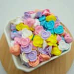Miçanga Infantil Entremeio Flor Passante Colorida 7x14mm - Imagem 2