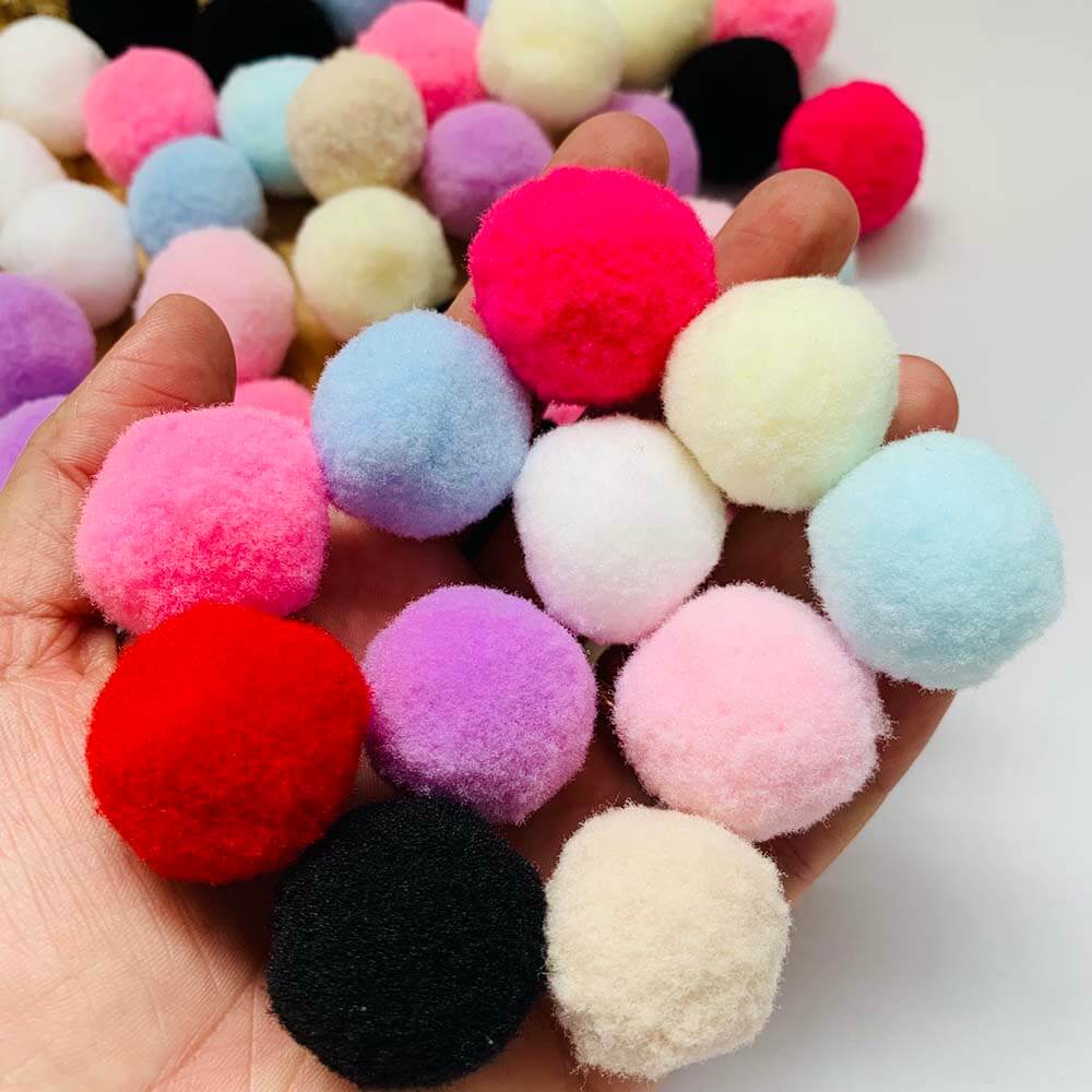 pompom 3cm colorido Pompom 30mm cores (3cm)- 50 unidade
