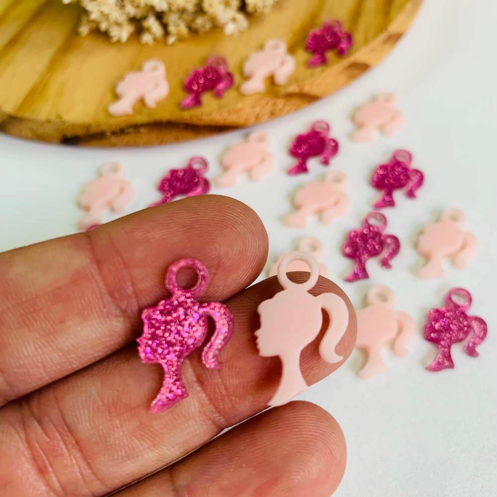 pingente barbie cores Pingente para pulseiras Barbie -2unid